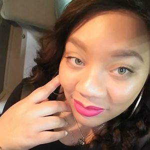 Meet your Posher, Kendra